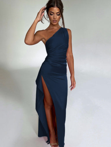 Vestido Sexy de Um Ombro com Fenda e Costas Abertas – Elegante, Ajustado e em Cetim para Mulheres