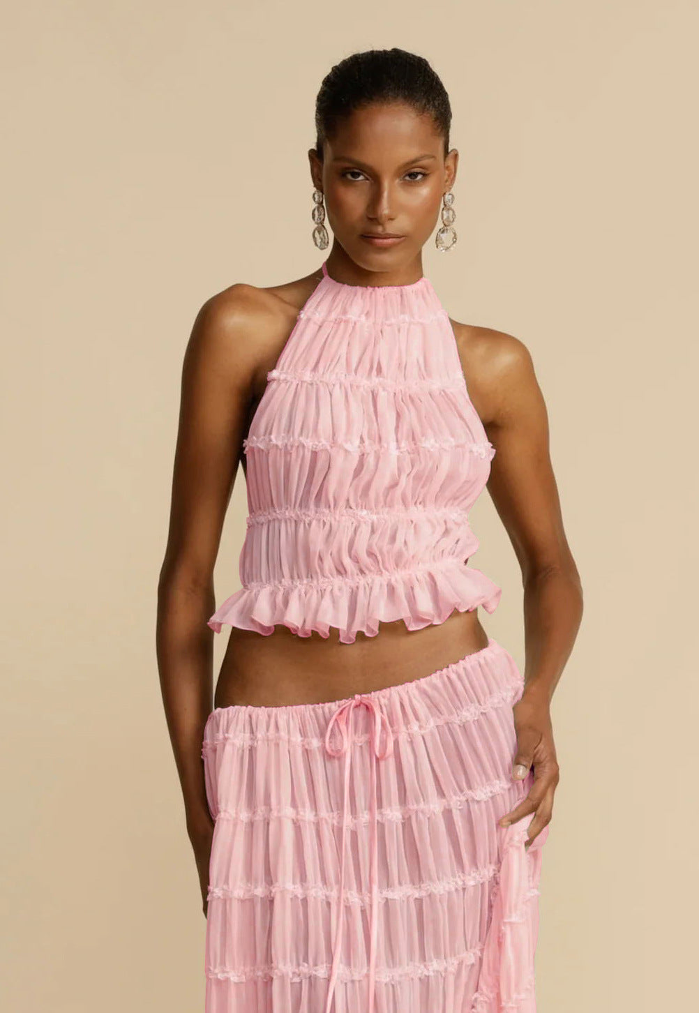 Conjunto Feminino de Vestido com 2 Peças – Top Halter Cropped Sem Mangas e Saia Longa Plissada Sexy para Praia